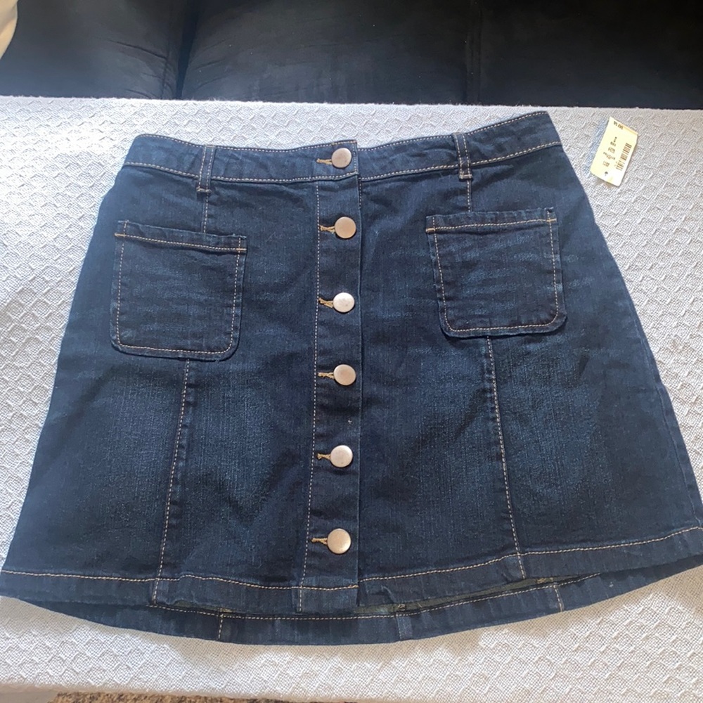 New Button down Jean skirt. Size 8.